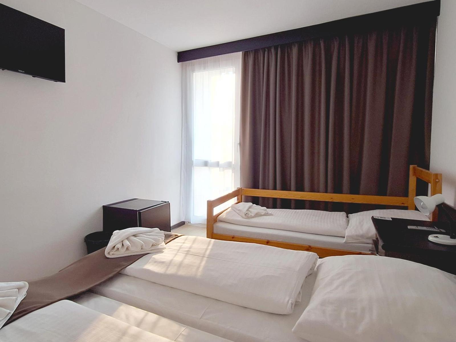 Hotel Hungaria Siófok Exteriör bild